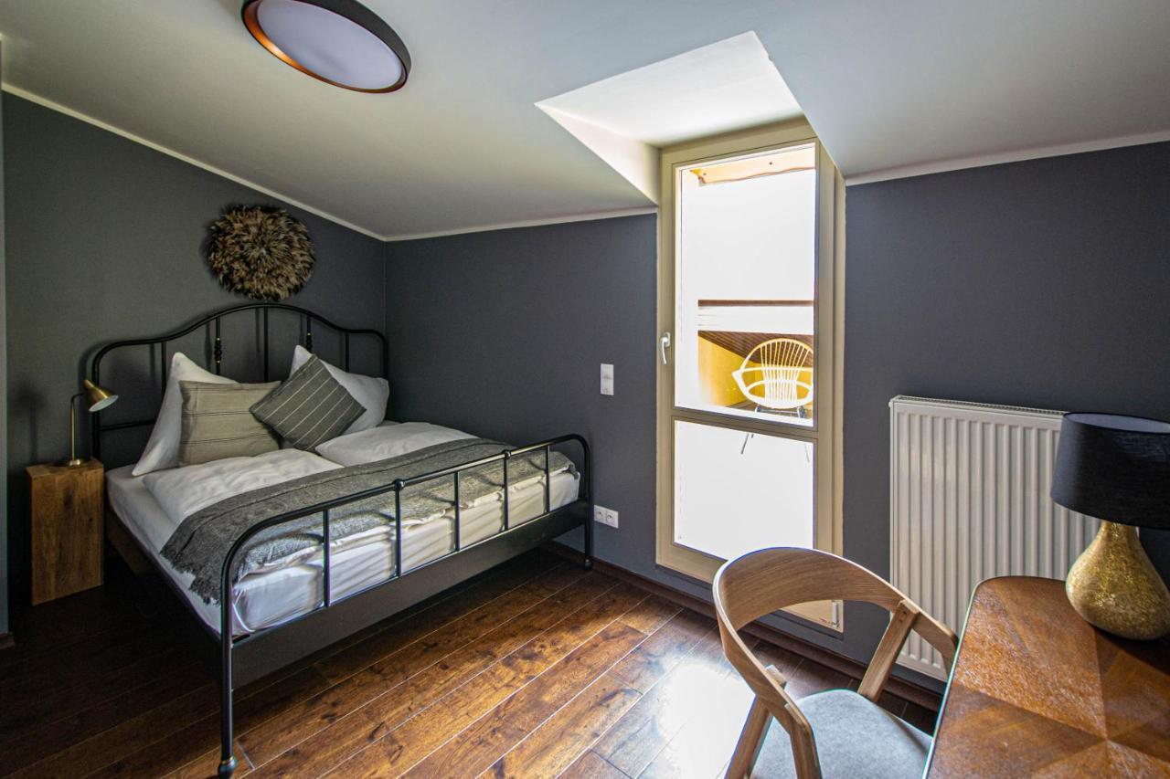 Quite Loft With Balcony And 3 Air Conditioners Praha Eksteriør bilde